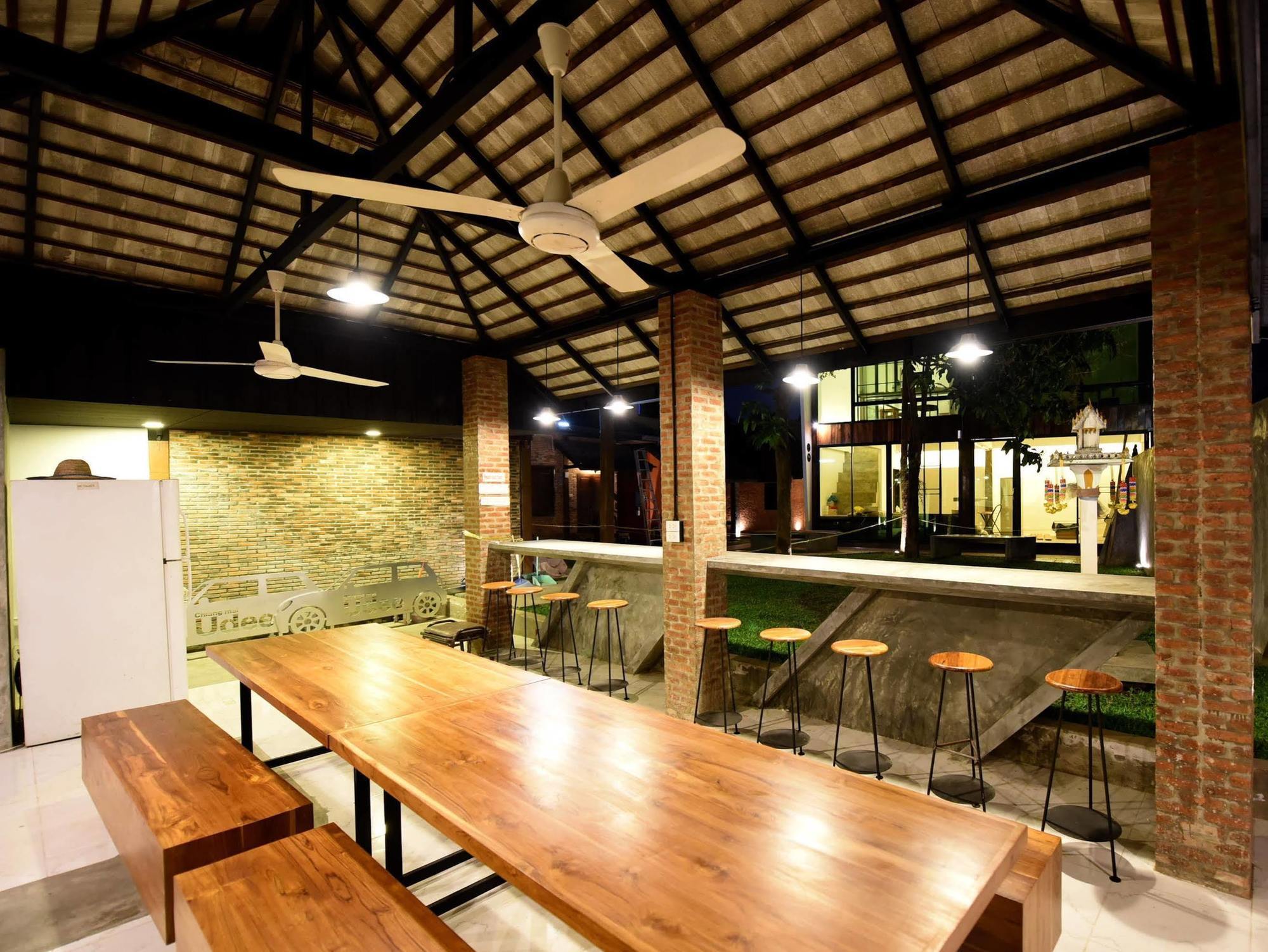 Chiang Mai Udee Hotel Exterior photo